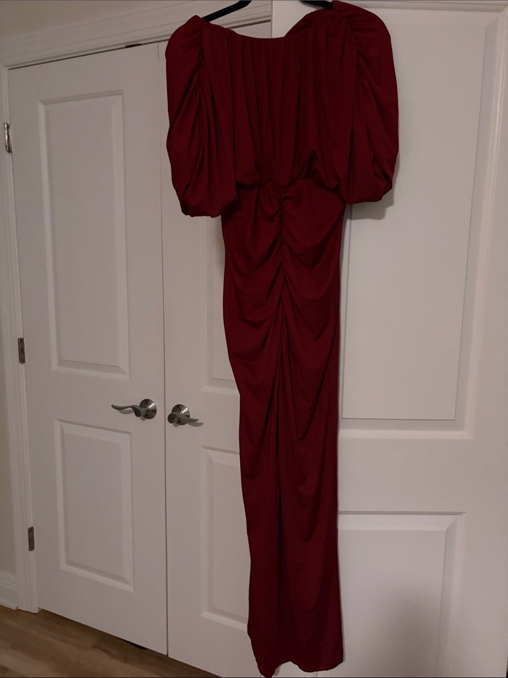Elegant Burgundy Puff-Sleeve Ruched Maxi Dress